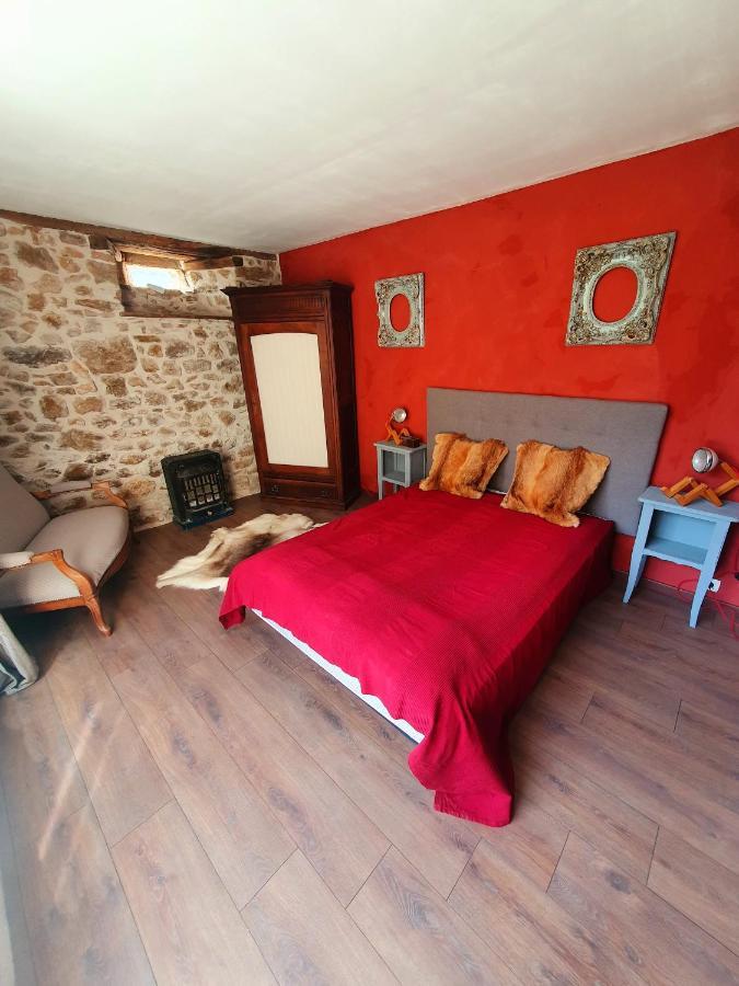 Gite De La Genevriere Saint-Chamant 外观 照片